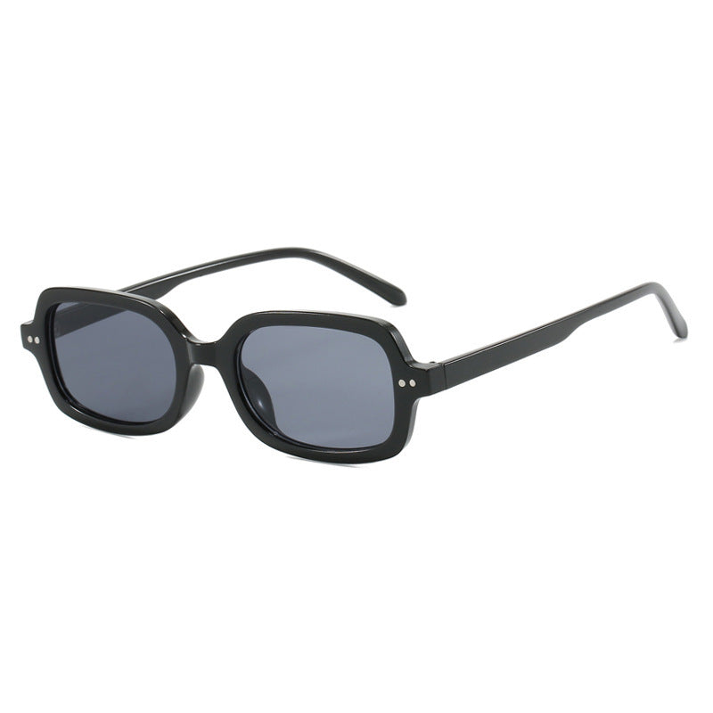 Dame moteriktig solbrille med unik skilpaddeskallramme Skanto