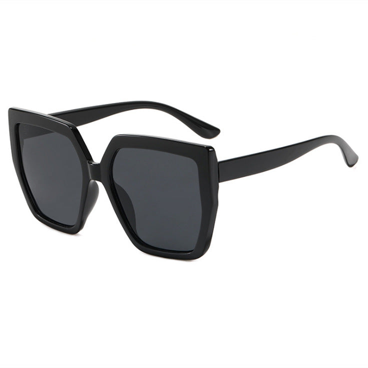 Damen elegant oversized solbrille med luksuriøs ramme Skanto