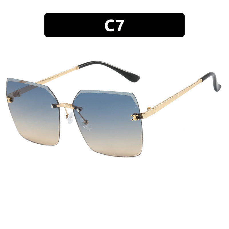 Women's square sunglasses with modern design and filigree metal frame Skanto
