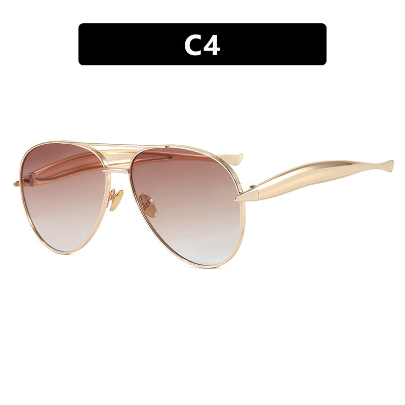 Women's Pilot Sunglasses with Elegant Details and Protective UV Filter Skanto