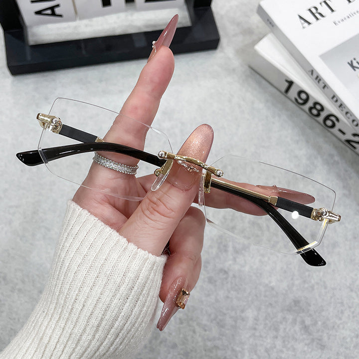 Dame stilige designerbriller med multifunksjonelle linser Skanto