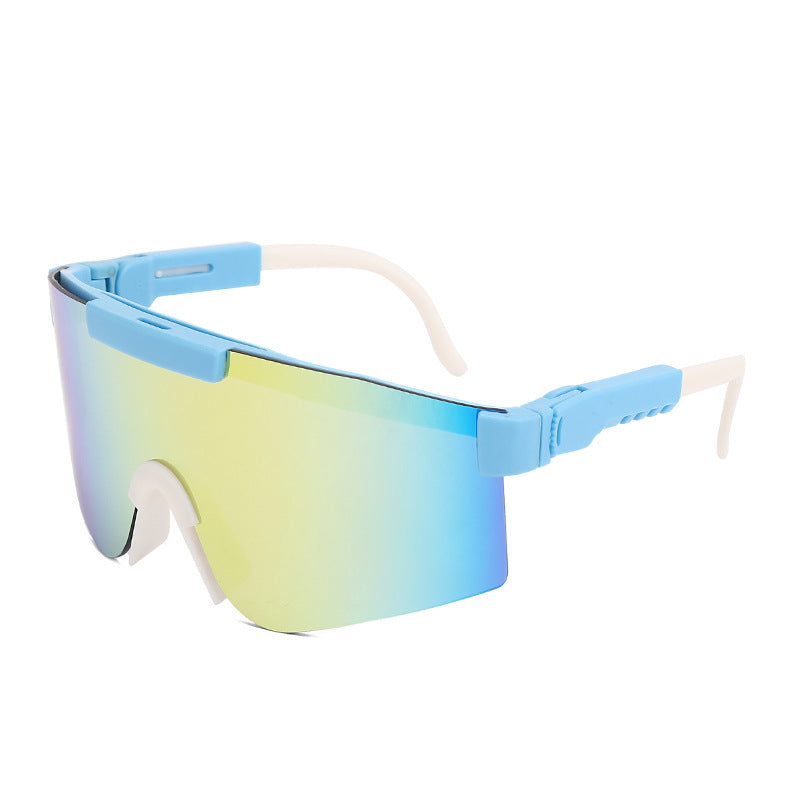 Dame Sporty Statement Solbrille i moderne design Skanto