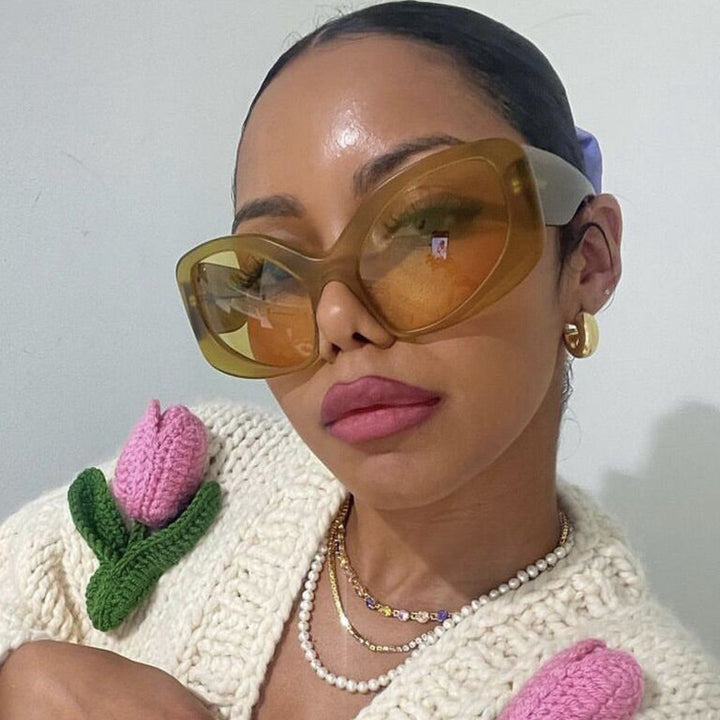 Dame elegant oversized solbrille med markant design Skanto