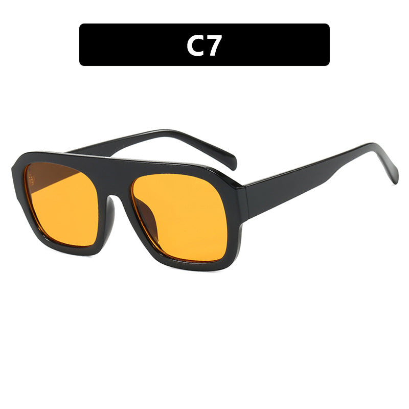 Dame moteriktig solbrille i beskyttende oversized-format Skanto