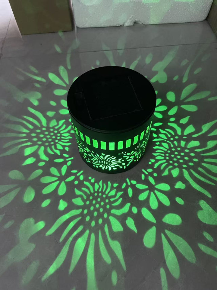 Solær Projektor Hage Lys Med Dekorativ Blomster Mønster Og Skumrings-til-Dawn Sensor Skanto