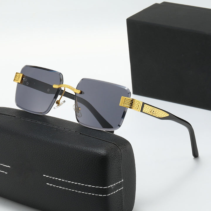 Damer elegant solbrille med luksuriøs, glitrende ramme Skanto