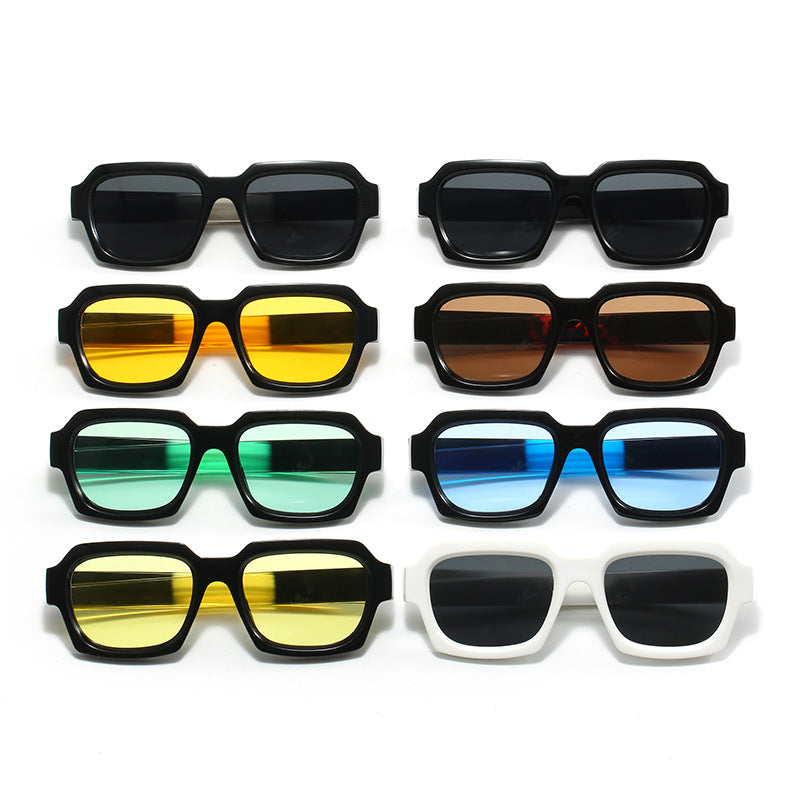 Dame moteriktig stilfull kvadratisk solbrille med kontrasterende ramme Skanto