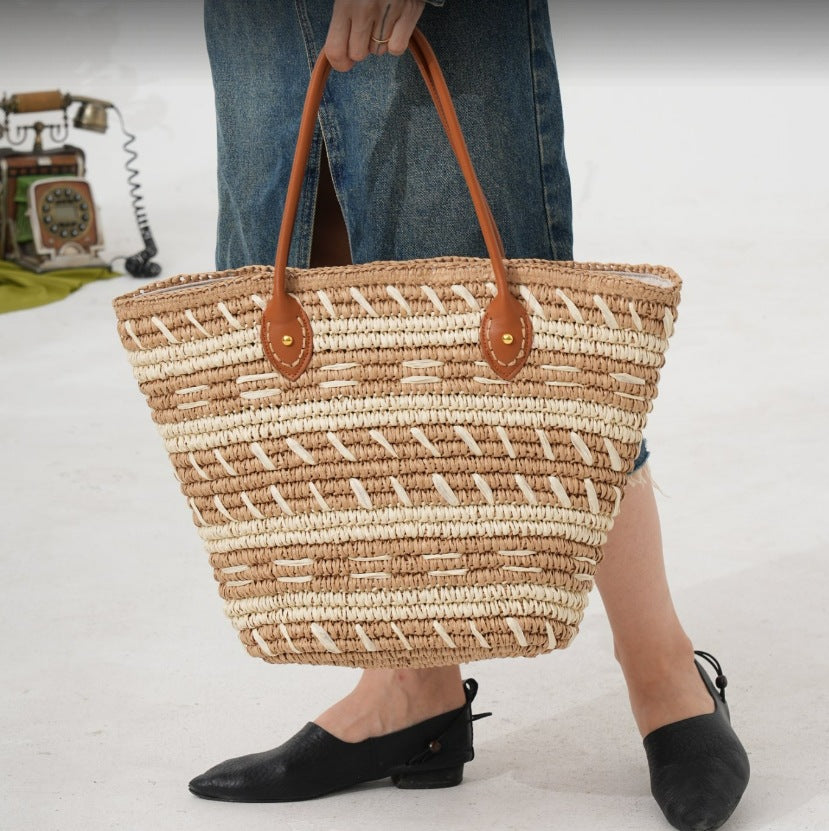 Strandveske i flettet naturmateriale Skanto