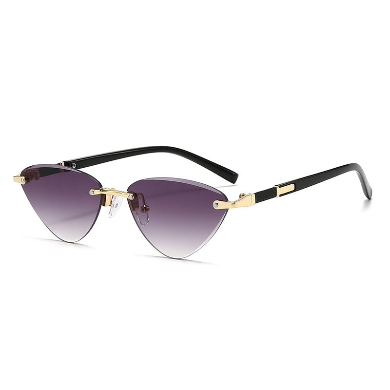 Dame moteriktig Cat-Eye solbrille med elegant metallramme Skanto