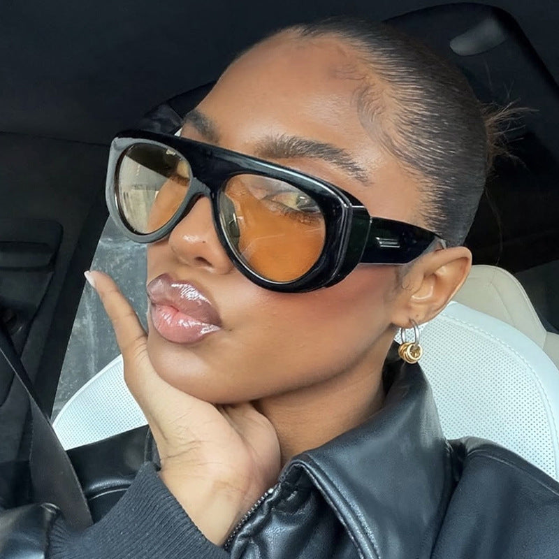 Women's extravagant sunglasses in a striking design Skanto