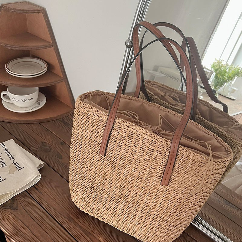 Spacious basket bag with sustainable leather handles Skanto