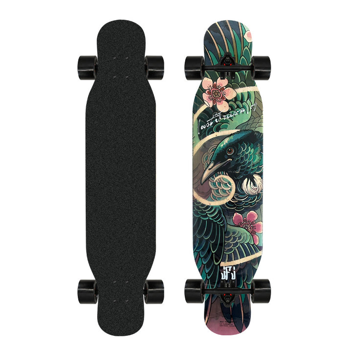 Kunstnerisk løveprydet longboard Skanto