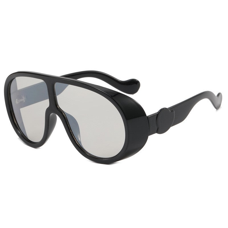Dame Sporty Oversized Solbriller med innovativt design Skanto
