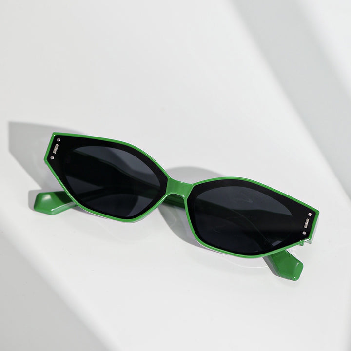 Dame geometrisk solbrille i futuristisk design Skanto