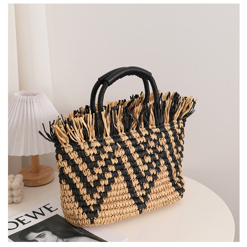 Stylish basket bag with eye-catching pattern Skanto