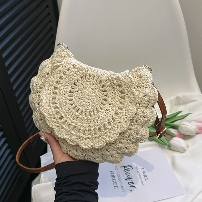 Håndlaget crossbody-veske med blomsterdesign Skanto