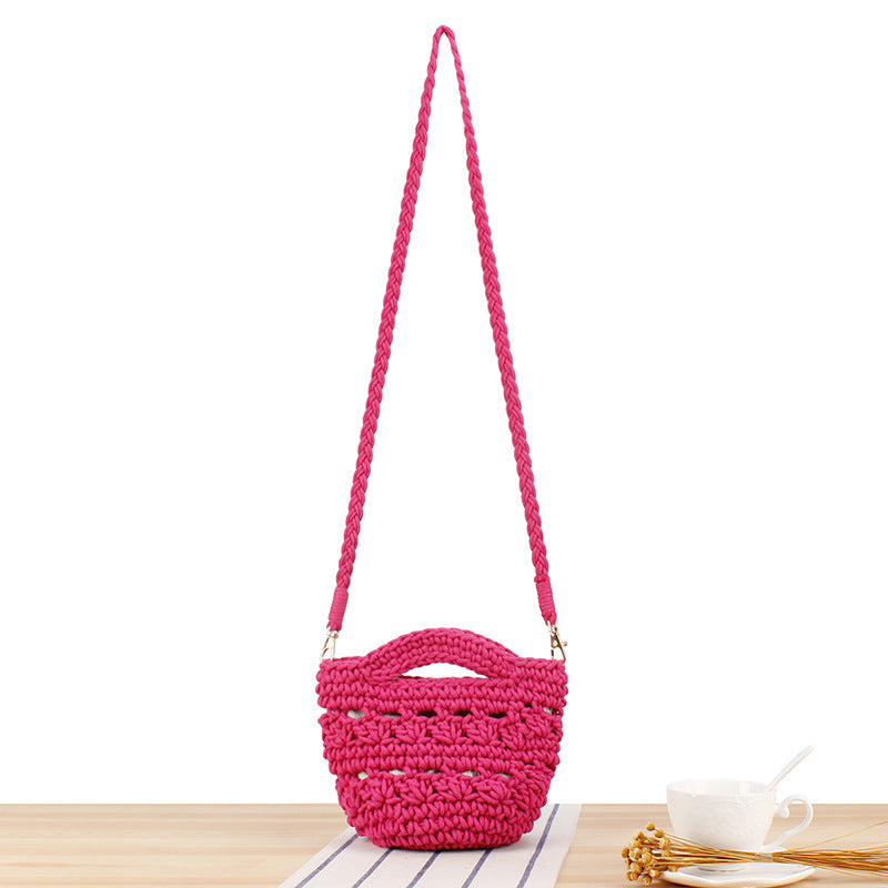 Hand-knotted shoulder bag Skanto