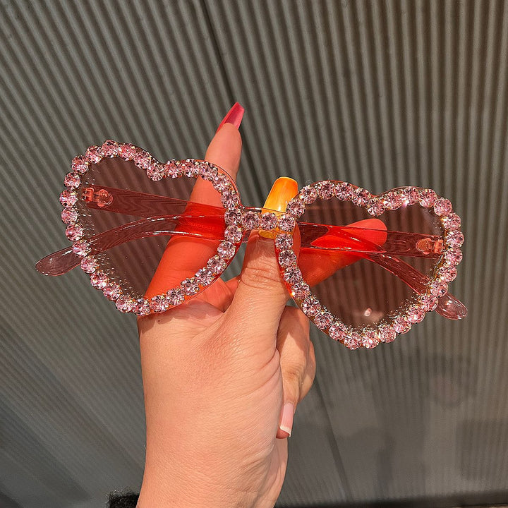 Dame Hjerteformet solbrille med strassdekorasjon Skanto