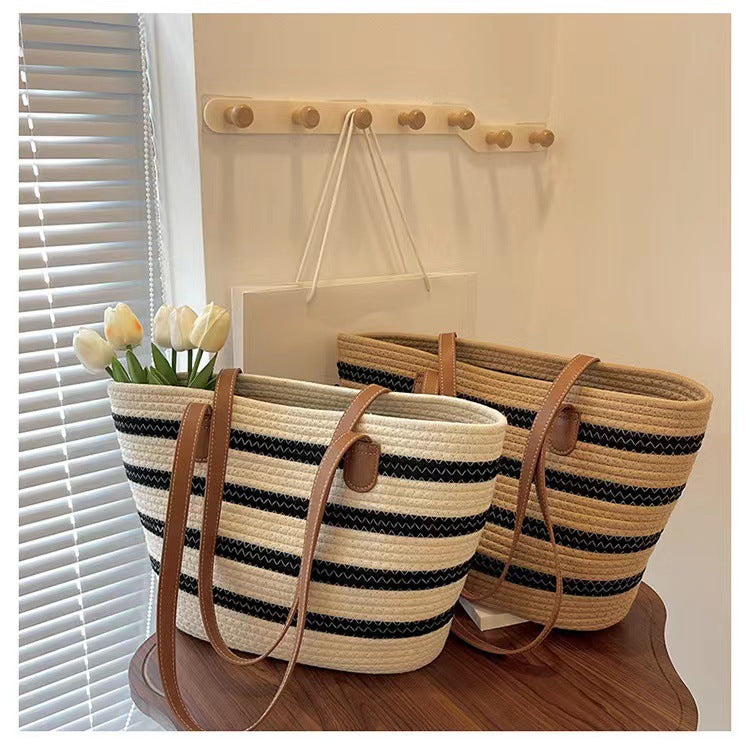 Elegant Tote Bag made of woven raffia with robust leather details Skanto