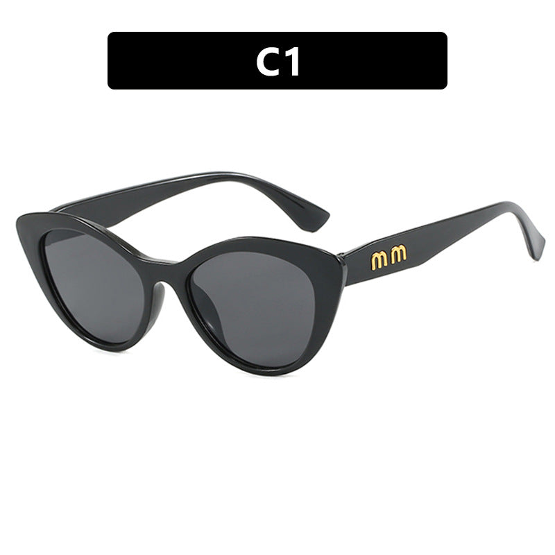 Women's eccentric Cat-Eye sunglasses with protective UV filter Skanto