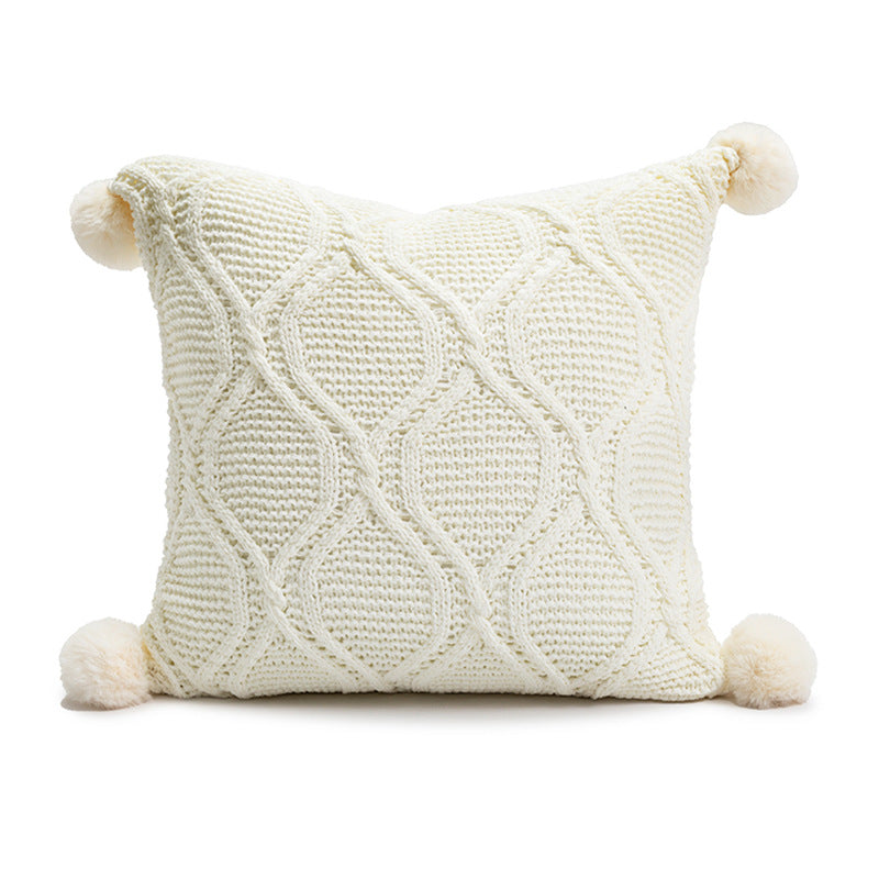 Ladies hypoallergenic pillow with soft cover and ergonomic design Skanto