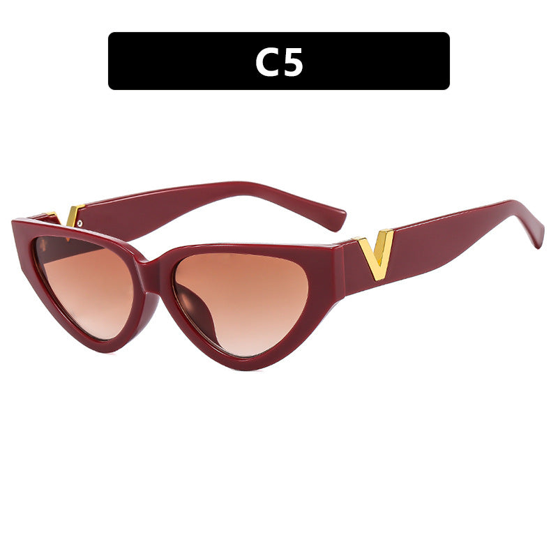 Women's Cat-Eye Sunglasses with Stylish Zebra Design and Luxurious Accents Skanto