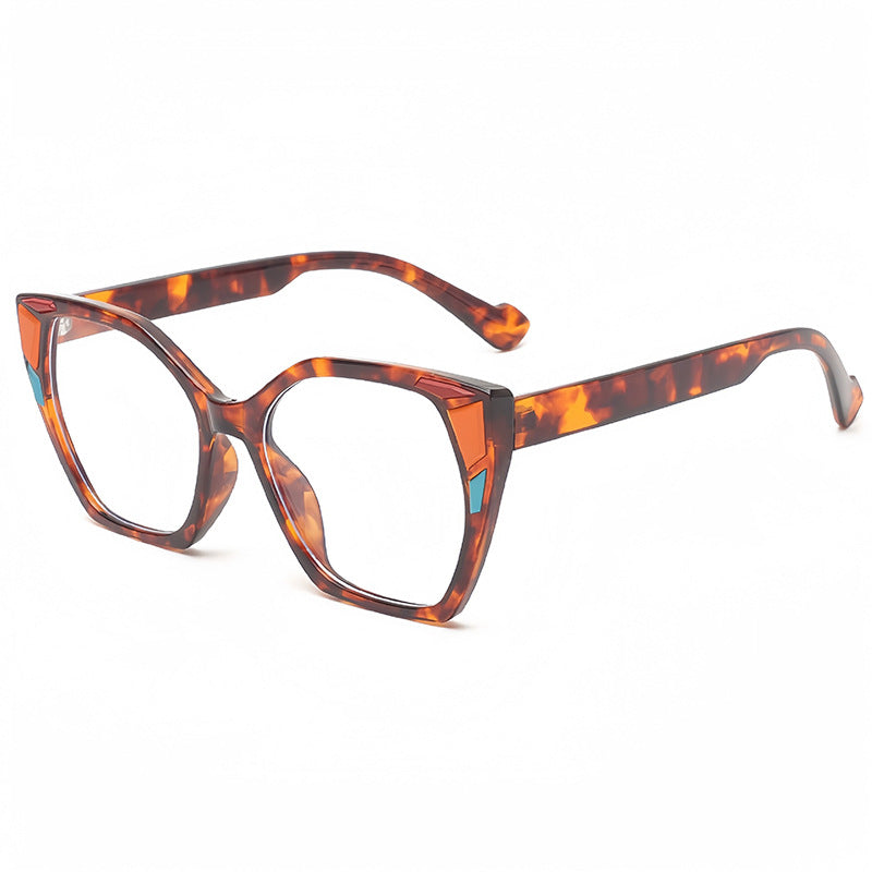 Dame Eyewear med uvanlig Cat-Eye-design Skanto