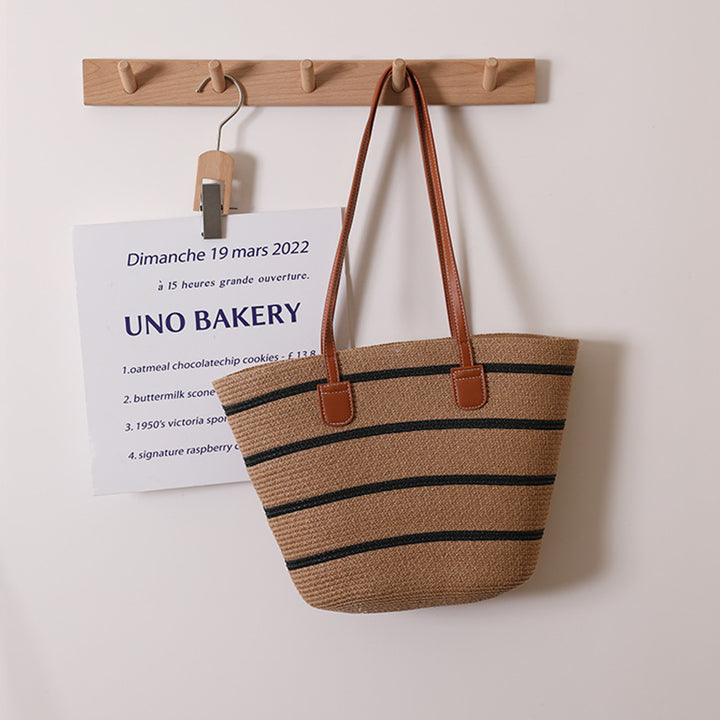 Elegant Braided Shoulder Bag with Striped Design Skanto