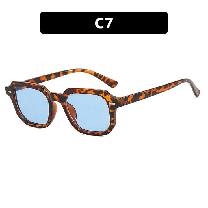 Women's square sunglasses with stylish frame structure and UV protection Skanto