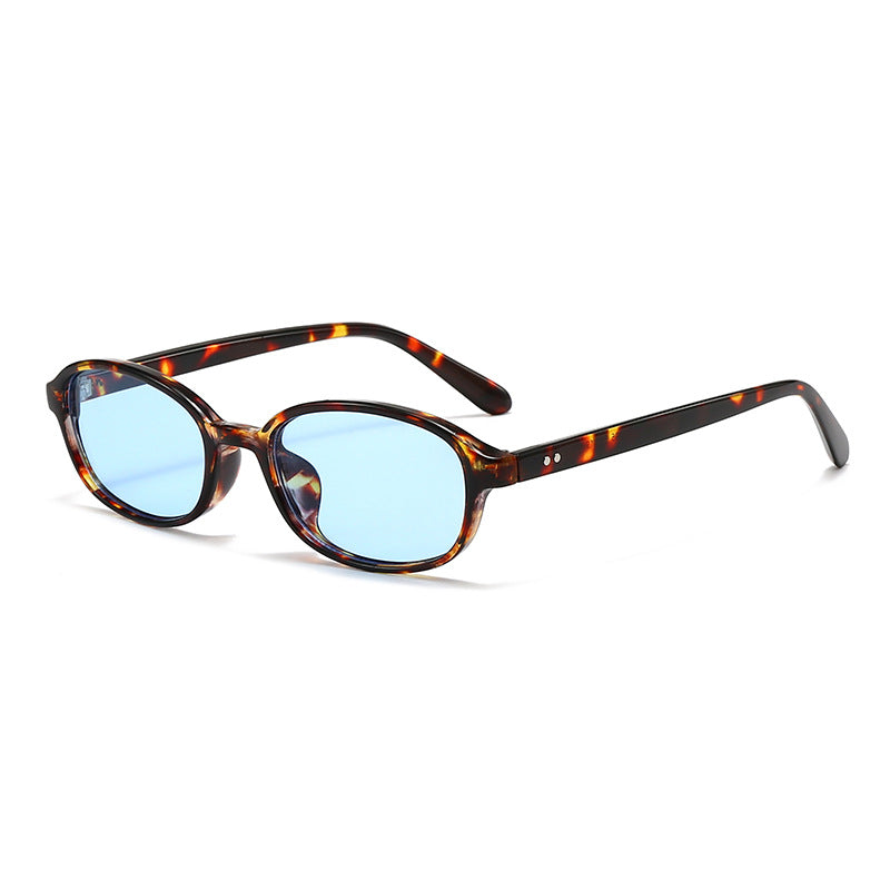 Women's stylish retro-style sunglasses with UV protection Skanto