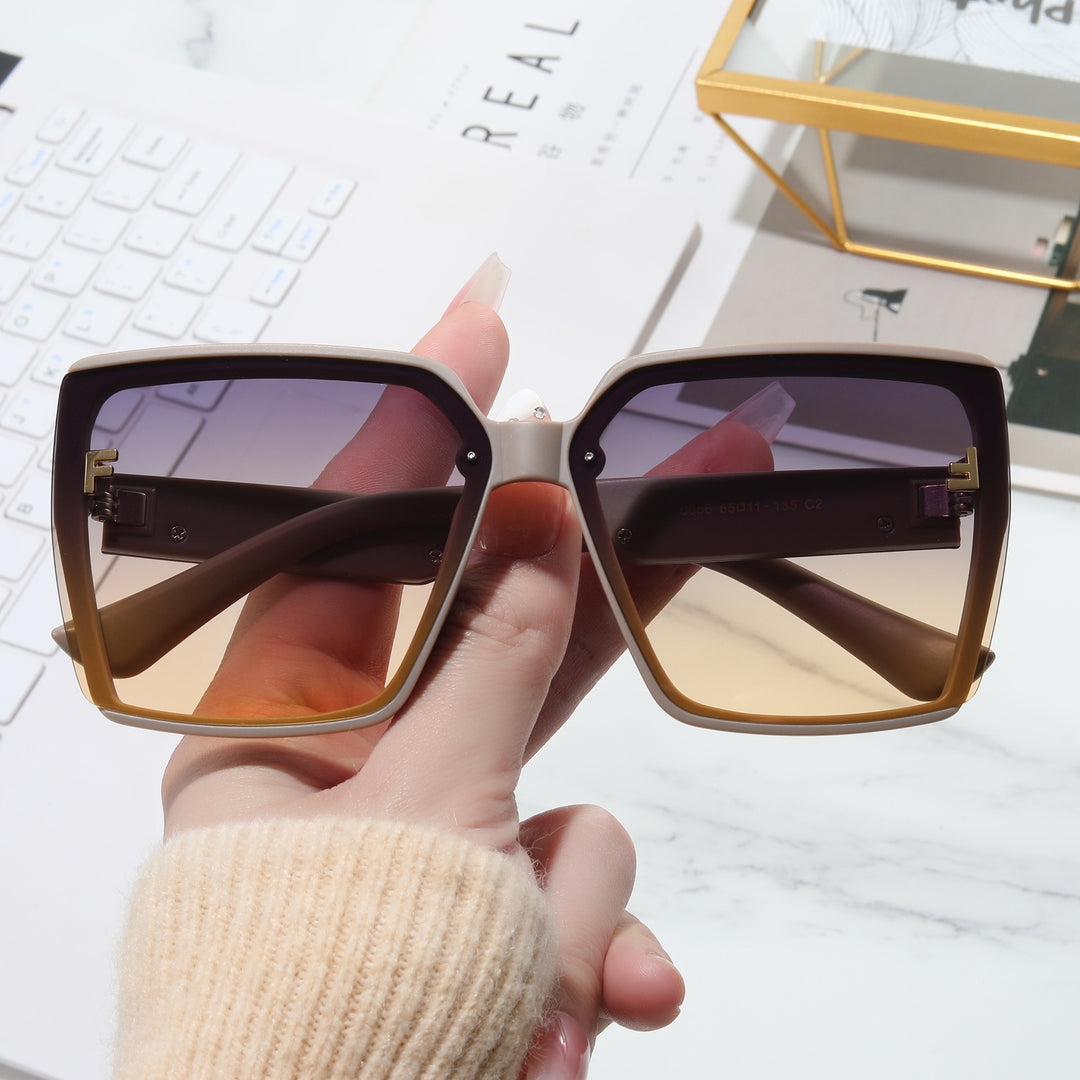 Dame oversized solbriller med markant ramme Skanto