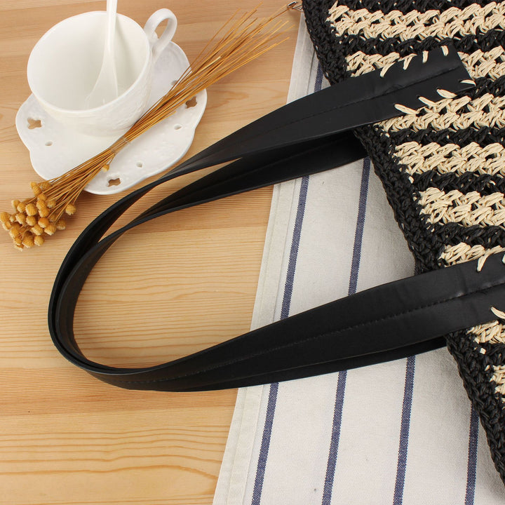 Tote bag with modern stripe pattern made of woven natural material Skanto