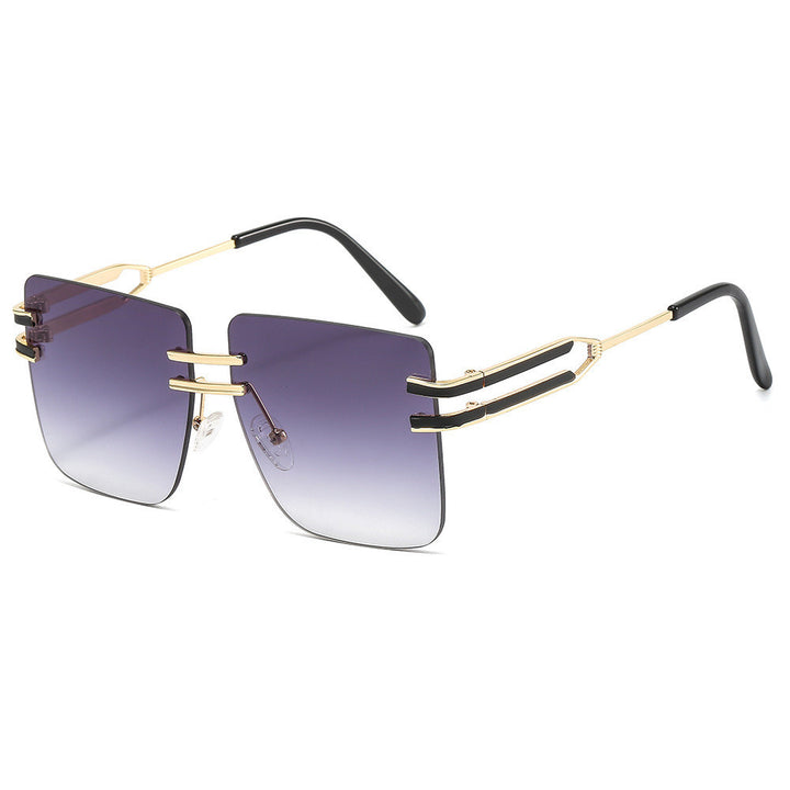 Dame mote solbrille med ekstravagant ramme og delikate detaljer Skanto