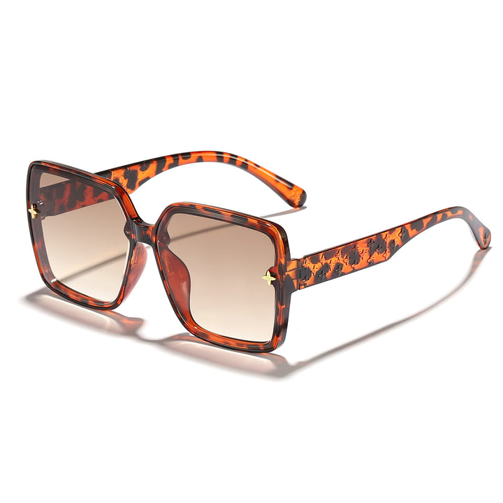 Dame oversized solbrille med elegant ramme og UV-beskyttelse Skanto