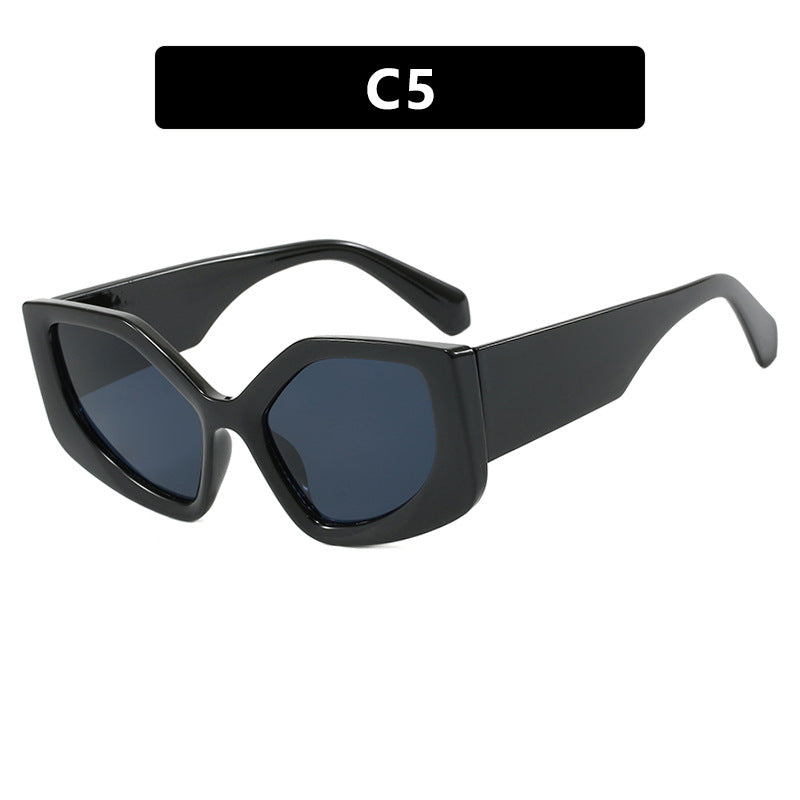Women's eye-catching oversized sunglasses with fashionable color gradient Skanto