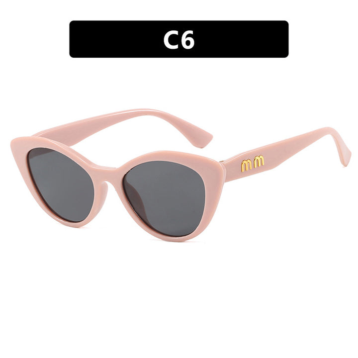 Women's eccentric Cat-Eye sunglasses with protective UV filter Skanto