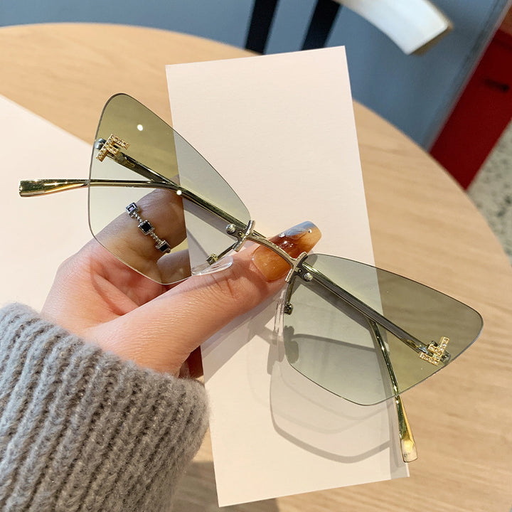 Damer Cat-Eye solbriller i moderne design med innovativ ramme Skanto