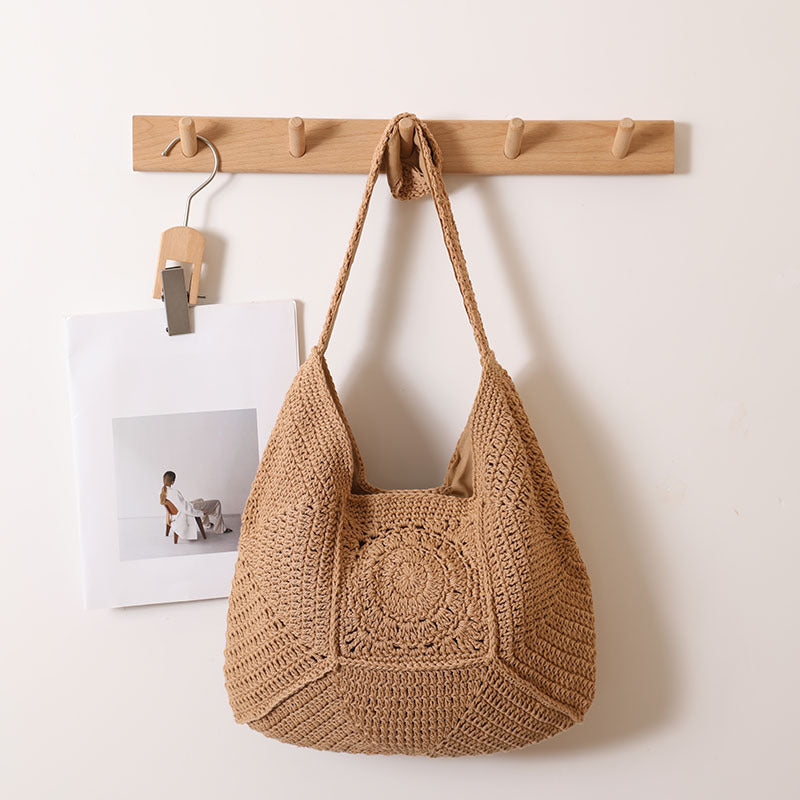 Hand-knotted tote bag in modern macrame style Skanto