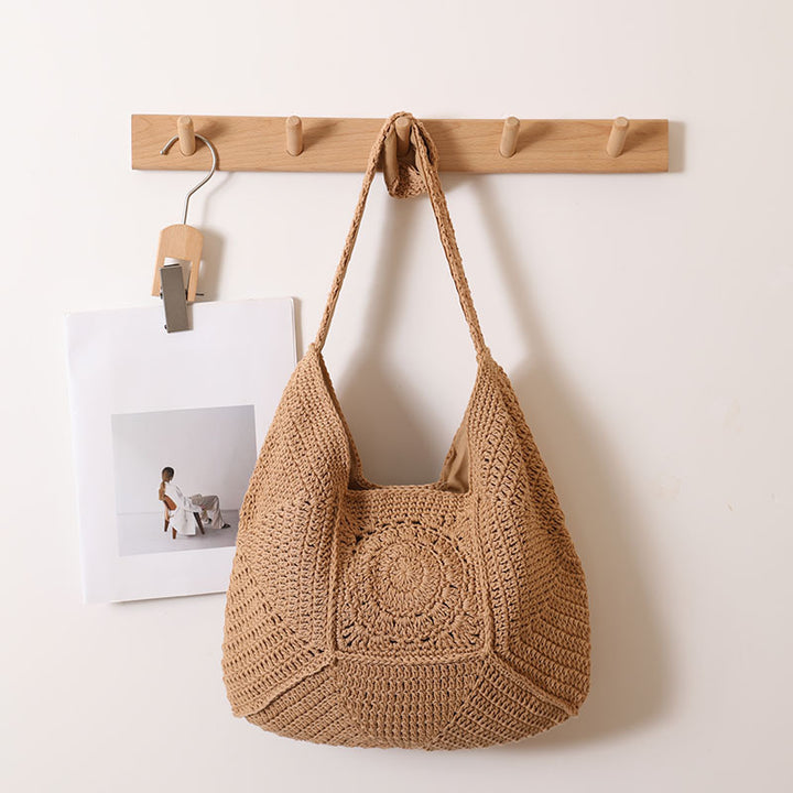 Hand-knotted tote bag in modern macrame style Skanto