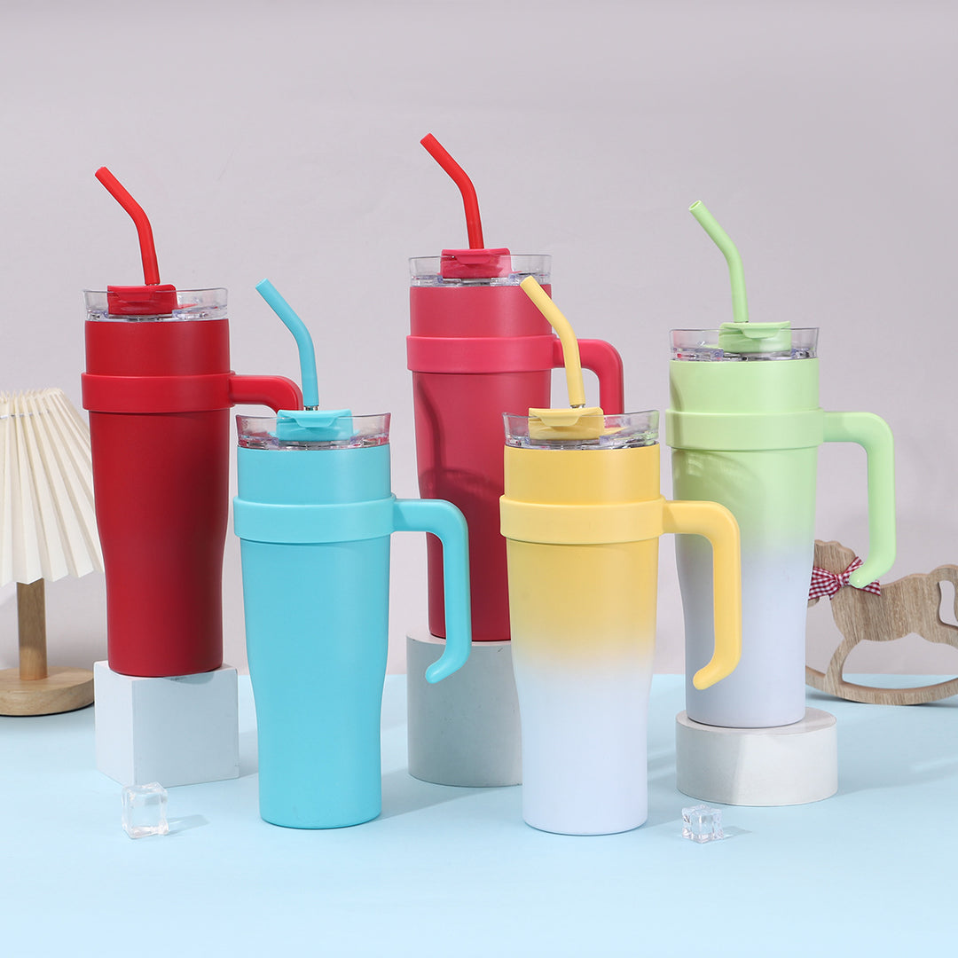 Dame Isolasjonskopp med plastgrep og integrert sugerør Skanto