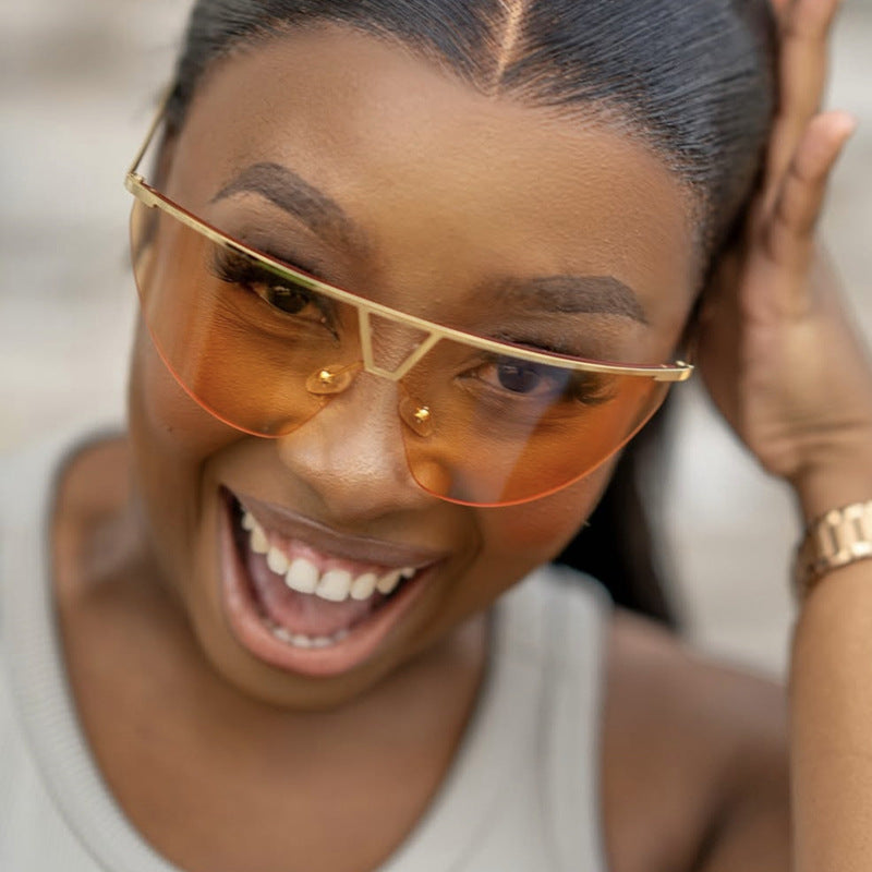 Women's futuristic sunglasses with protective metal frame Skanto