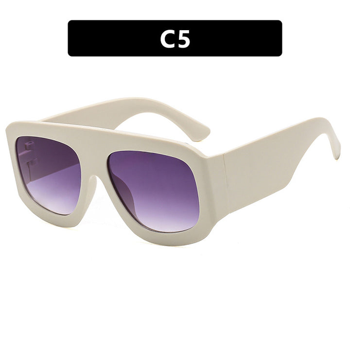 Women's fashionable oversized sunglasses with striking design Skanto