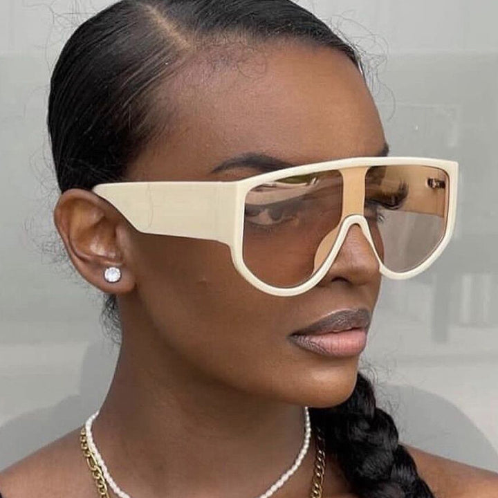 Women's fashionable sunglasses with an otherworldly design Skanto