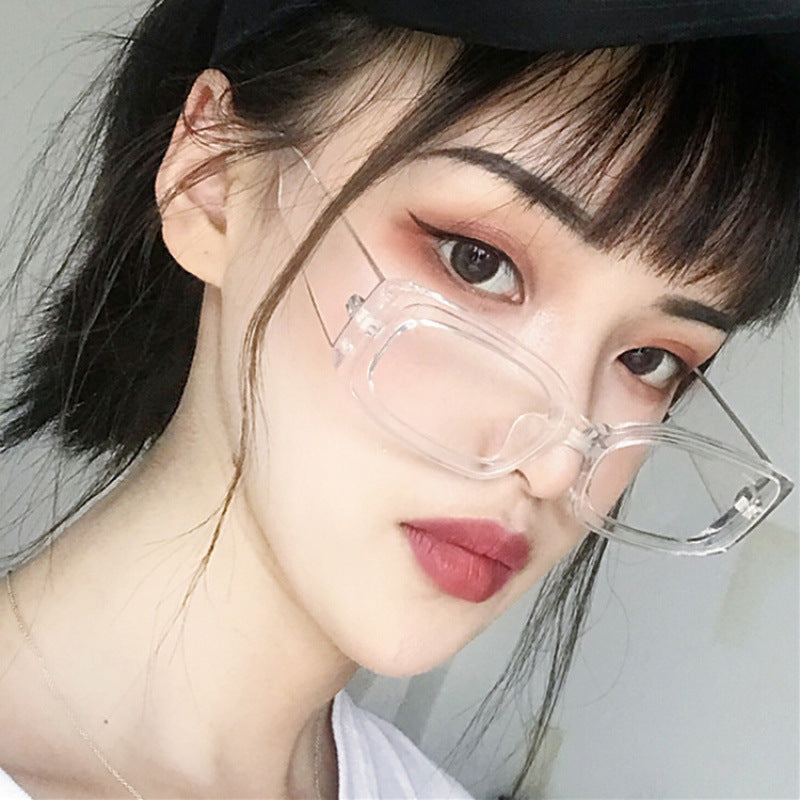 Dame mote solbrille i futuristisk transparentdesign Skanto