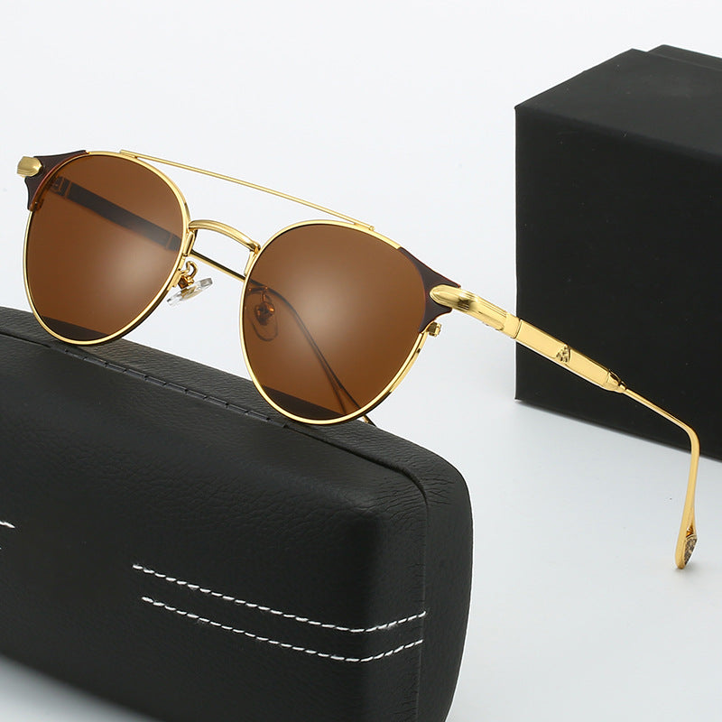 Dame rund Vintage-solbrille med høykvalitets metallramme og robust design Skanto