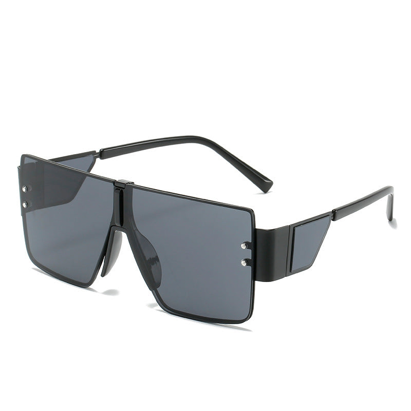 Dame trendy oversized solbriller med futuristisk design Skanto