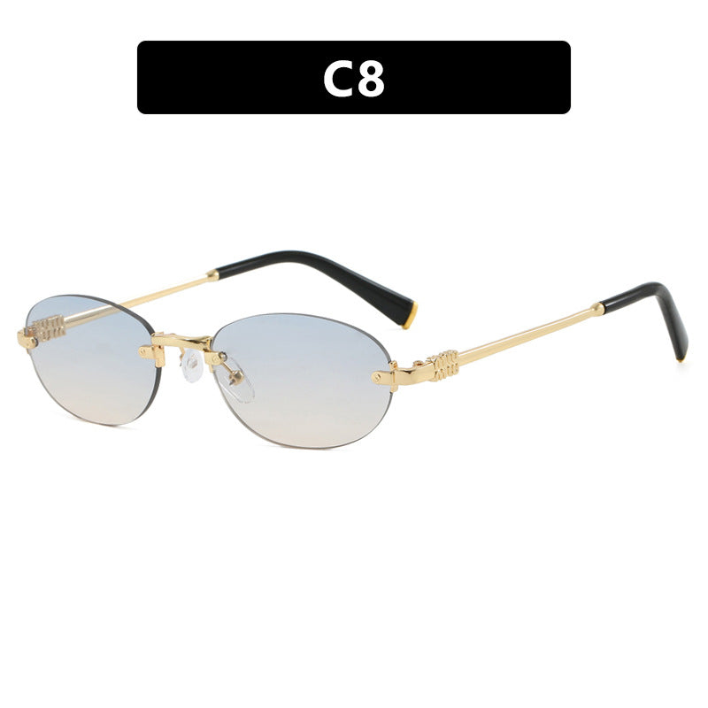 Women's Fashionable Sunglasses with Oval Frame and Elegant Accents Skanto