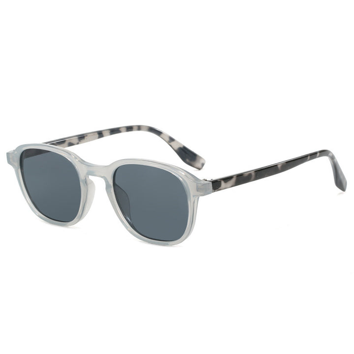 Dame moteriktig solbrille i oval design Skanto