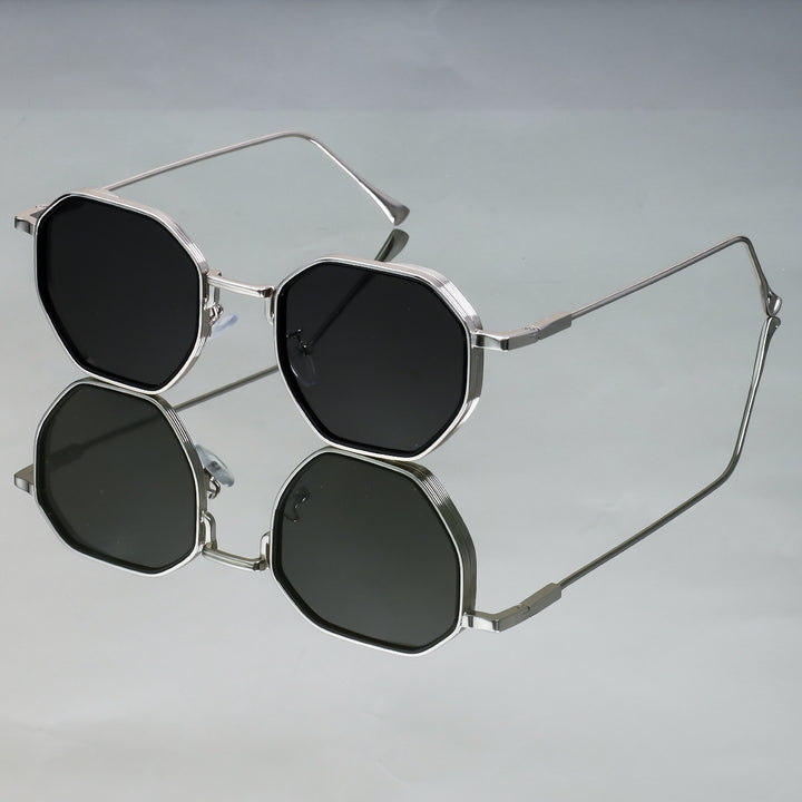 Dame solbriller i elegant, geometrisk stil med holdbar ramme Skanto