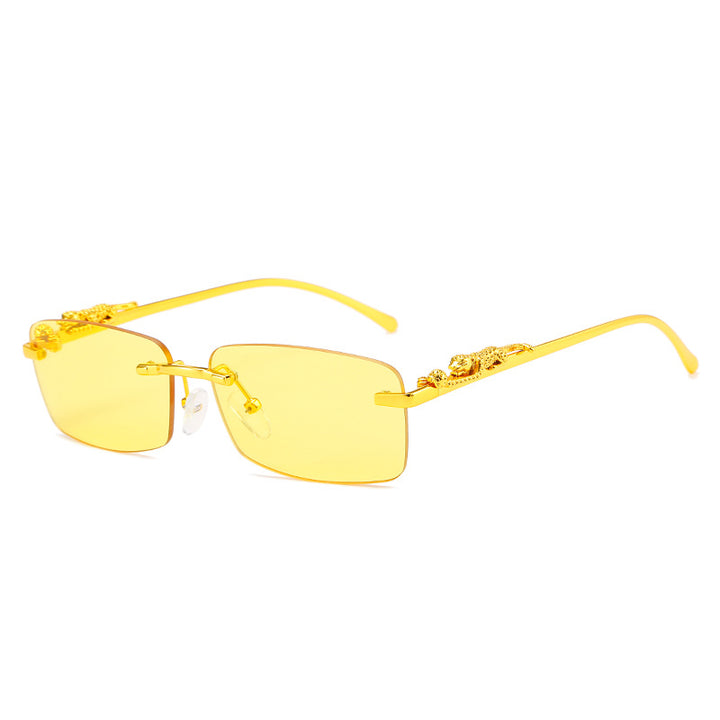Dame moteriktig solbrille med kunstneriske utsmykninger Skanto